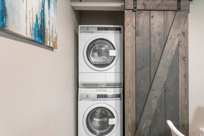 Building Photo - 3501 S 1st St