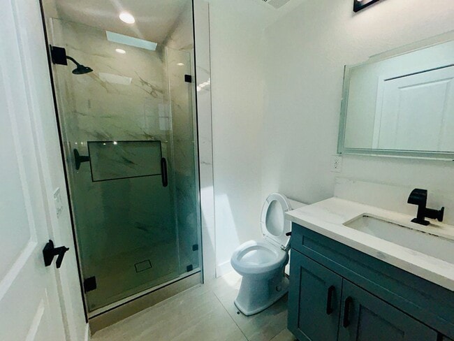 Building Photo - Spacious 3bed 2bath House for Rent in Garden Grove