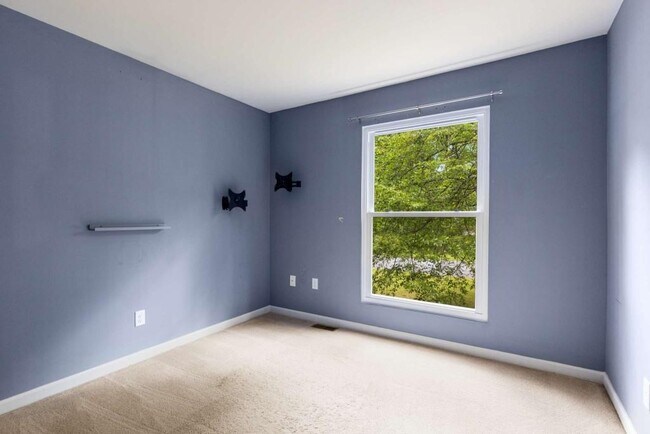 Building Photo - 1741 Branch View Dr
