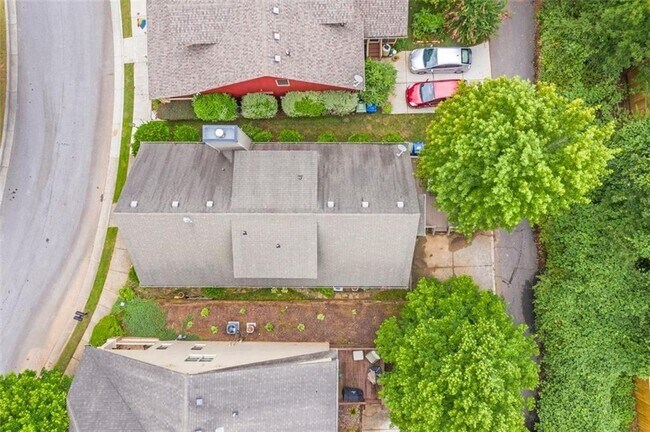 Building Photo - 1368 Park Walk SE