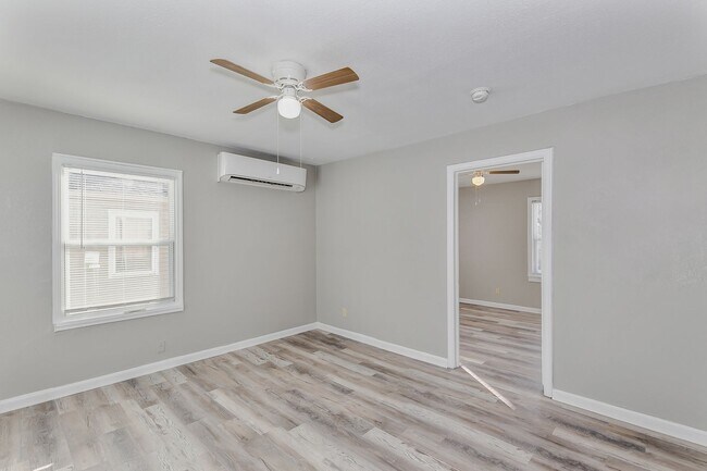 Building Photo - 849 S Pershing St