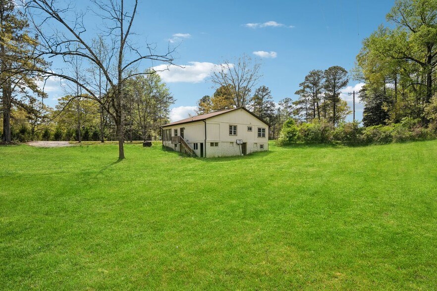 Building Photo - 961 Old Conyers Rd