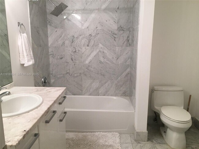 Building Photo - 253 NE 2nd St