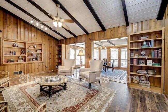 Building Photo - 289 Ashbrook Dr