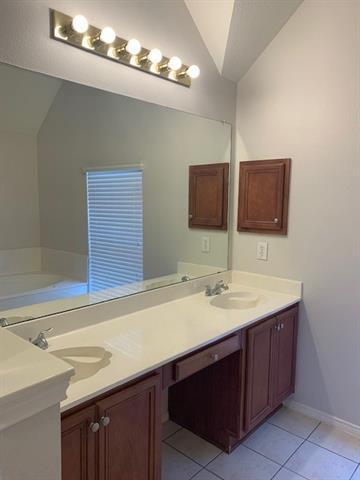 Building Photo - 2420 Cimmaron Dr