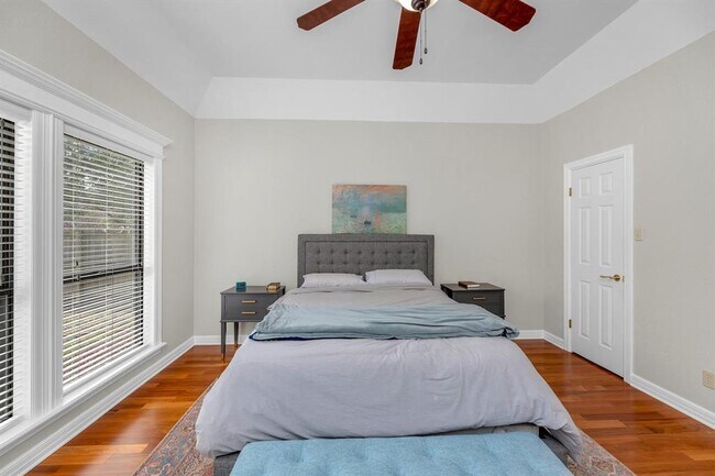 Building Photo - 927 Blue Spring Cir