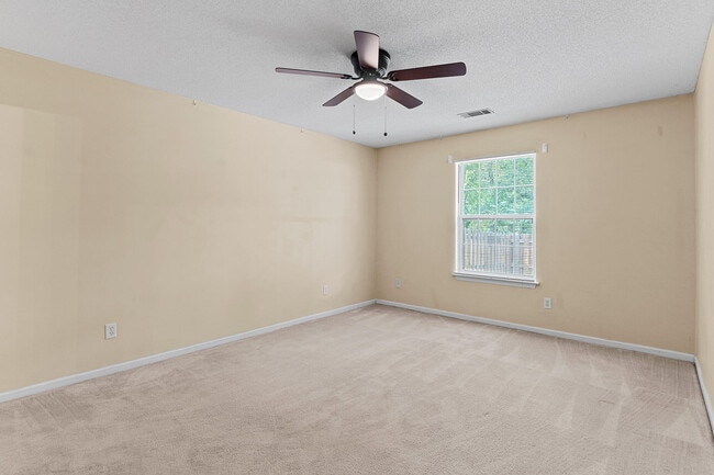 Building Photo - 2019 Emerald Bay Dr