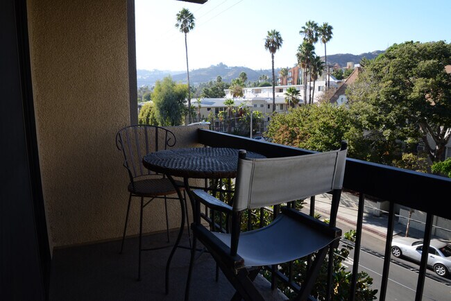 Building Photo - 7320 Hawthorn Ave