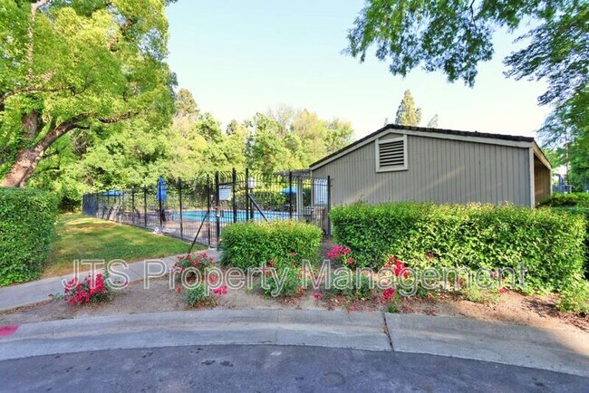 Building Photo - 9 Derow Ct
