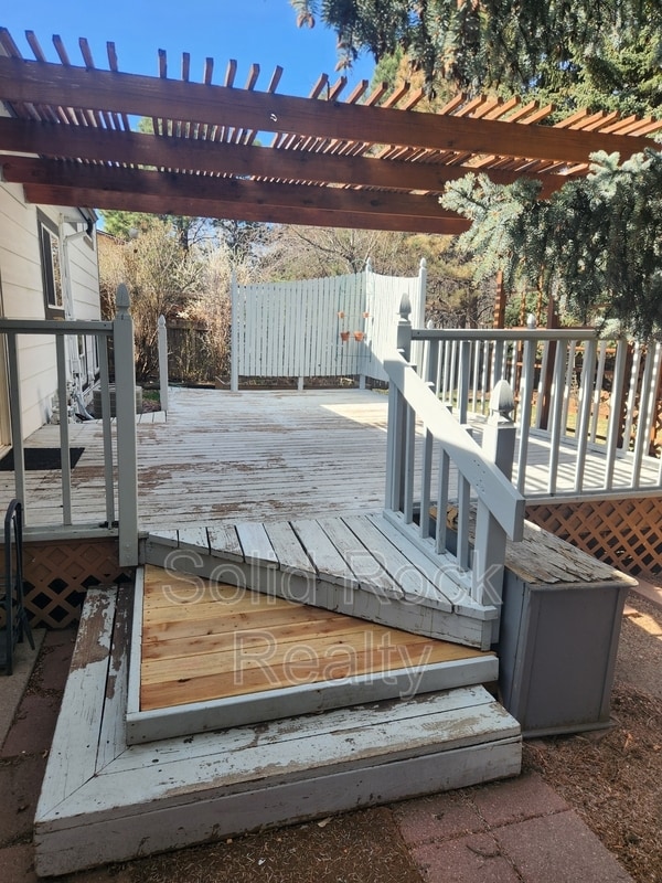 Building Photo - 4018 Goldenrod Dr