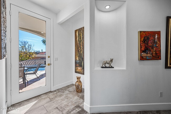 Building Photo - 15831 E Thistle Dr