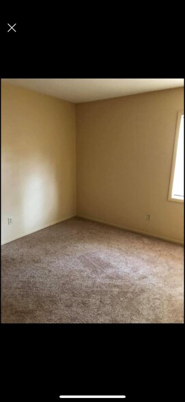 Building Photo - 110 Village Cir