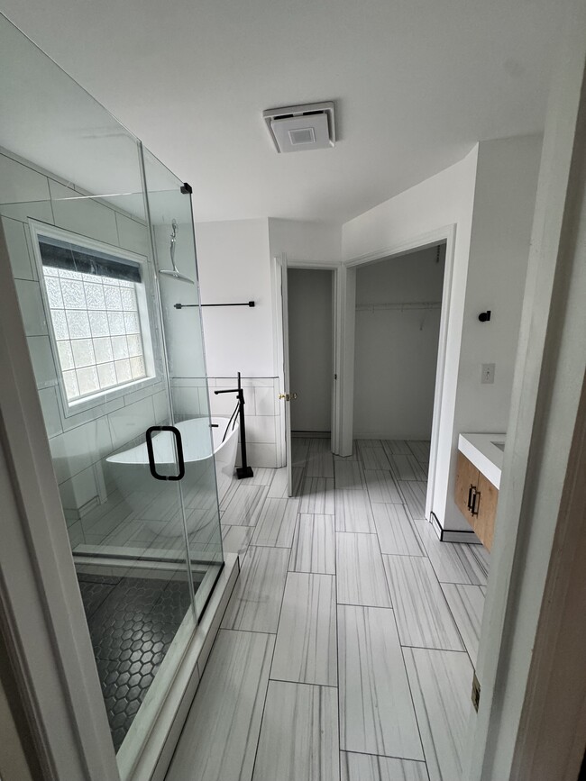 Building Photo - 2525 Blackwolf Run Ln