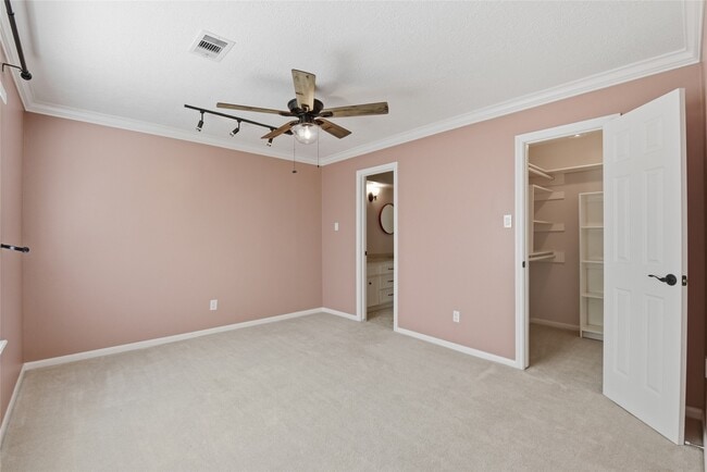 Building Photo - 3718 Wildwood Ridge Dr