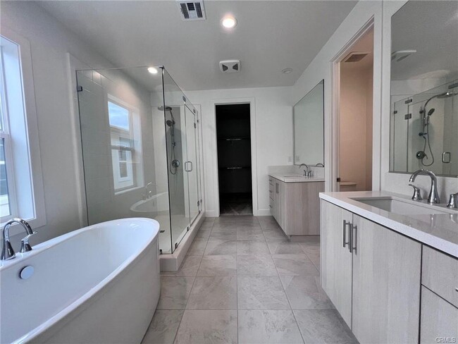 Building Photo - 200 Orange Grove, Lake Forest, CA 92630 - ...