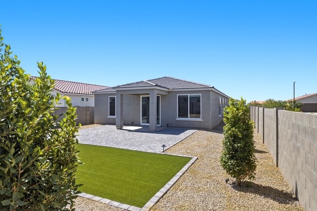 Building Photo - 18128 W Soft Wind Dr
