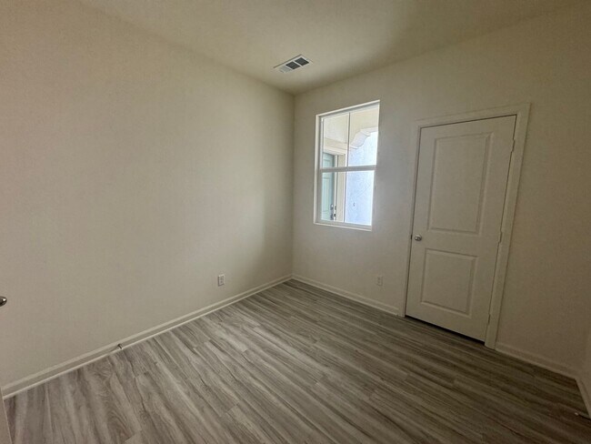 Building Photo - Beautiful Brand New Home