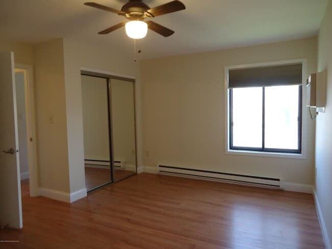 Building Photo - 142 Cross Slope Ct