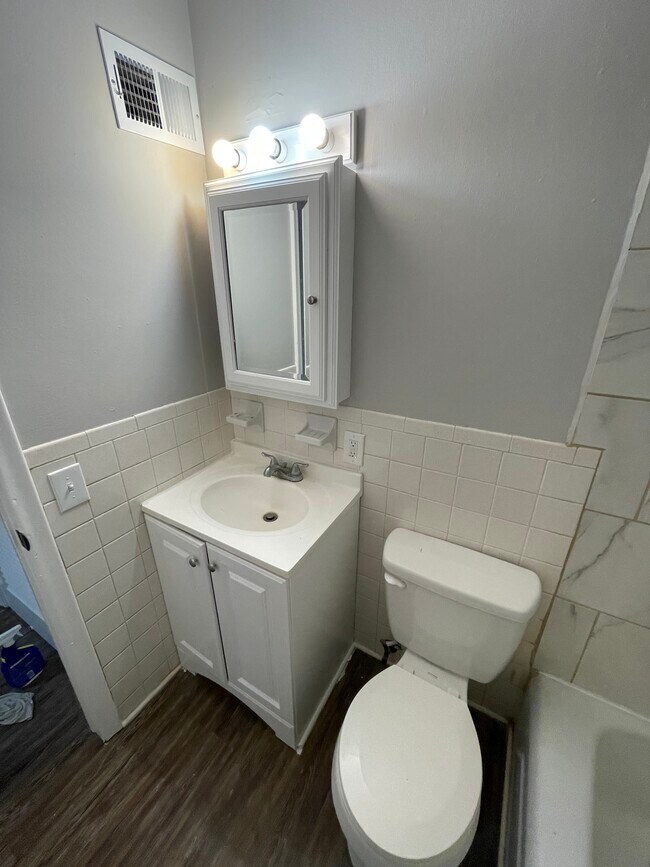 Building Photo - 636 N 31st St