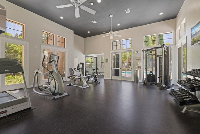 Building Photo - Fountains at River Oaks