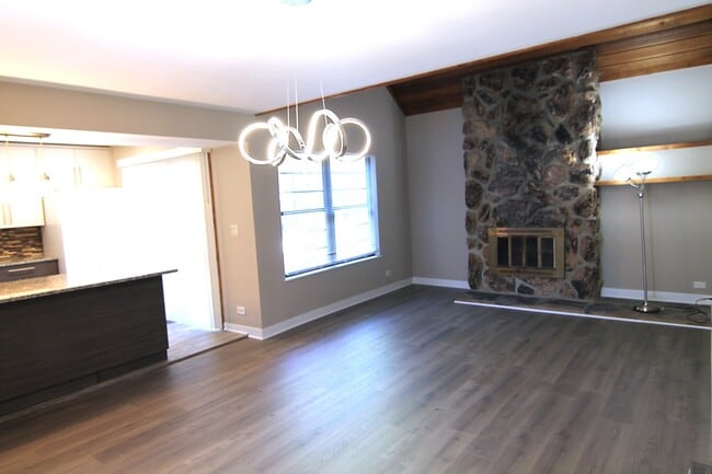 Building Photo - 700 Colby Ct