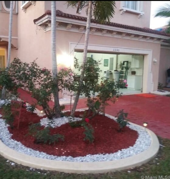 Building Photo - 2240 NE 37th Terrace