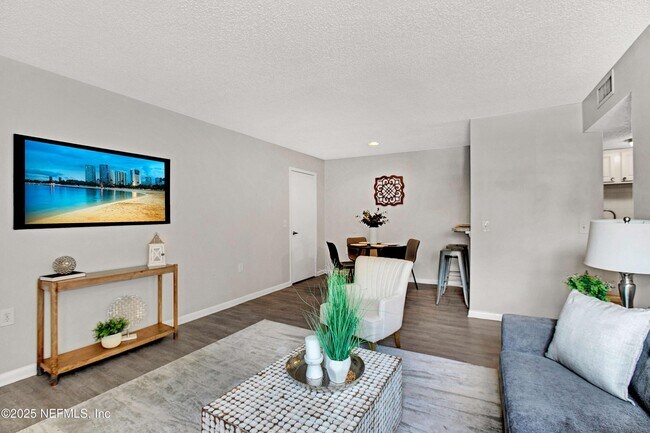 Building Photo - 10825 Key Haven Blvd