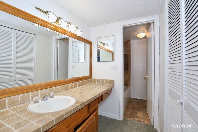 Building Photo - 5848 Windhover Dr