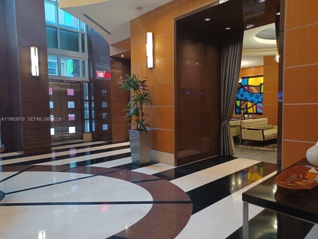 Building Photo - 253 NE 2nd St