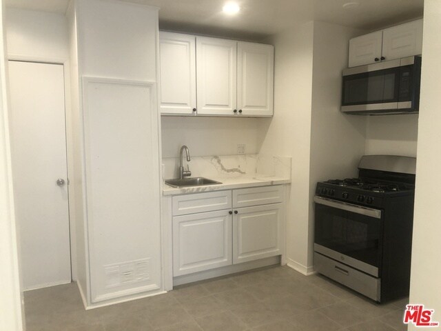 Building Photo - 410 N Frederic St