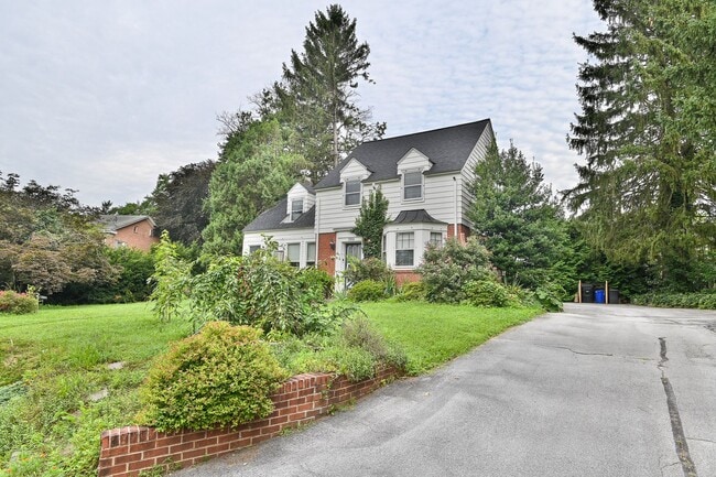 Building Photo - Beautiful Single Family in Bellevue Park