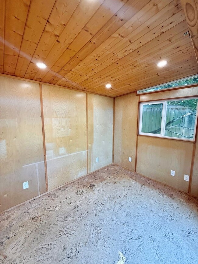 Building Photo - Stylish 3-Bed, 2-Bath Home in the Heart of...