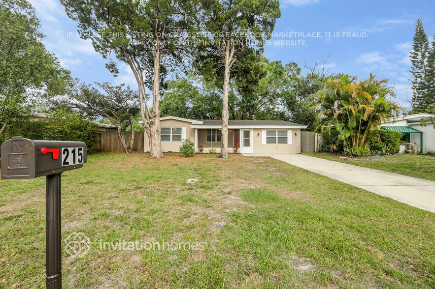 Building Photo - 215 Emerald Ln