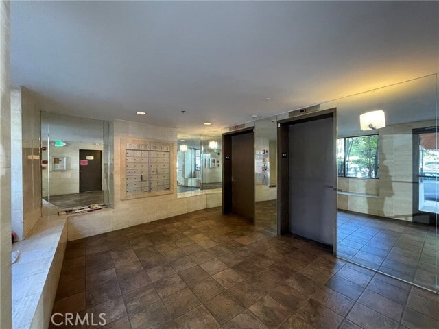 Building Photo - 10960 Ashton Ave