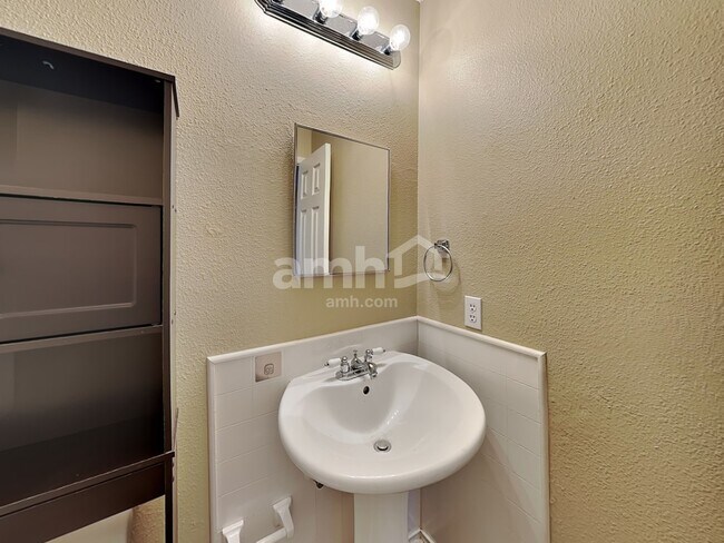 Building Photo - 7060 Milo Way