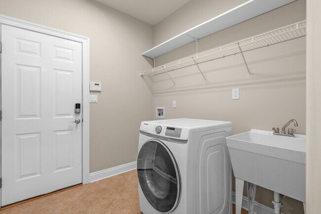 Building Photo - Luxury Living with Saltwater Pool, Florida Room & Generator