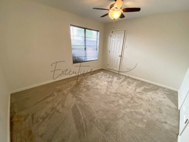 Building Photo - Willows Apartments