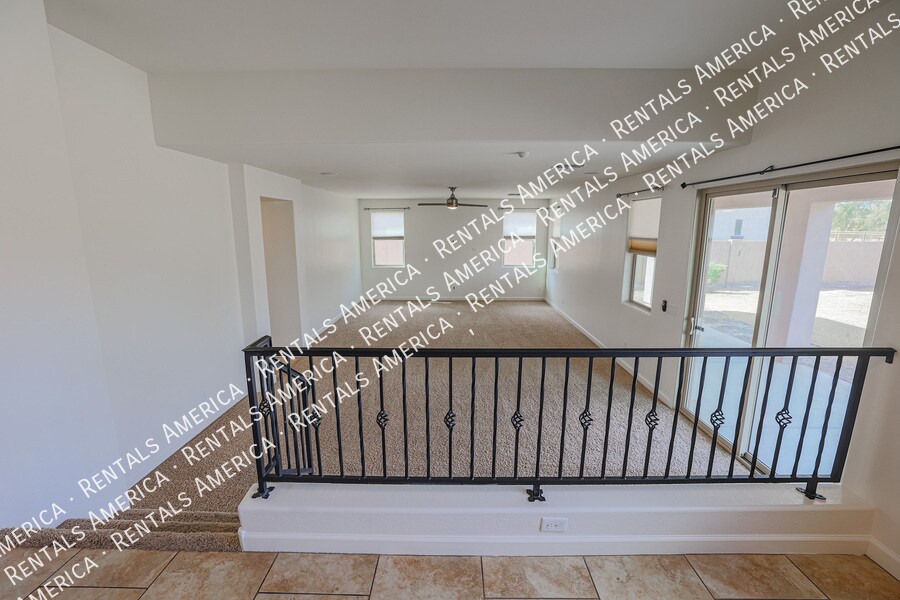 Building Photo - 654 E Sipapu Dr