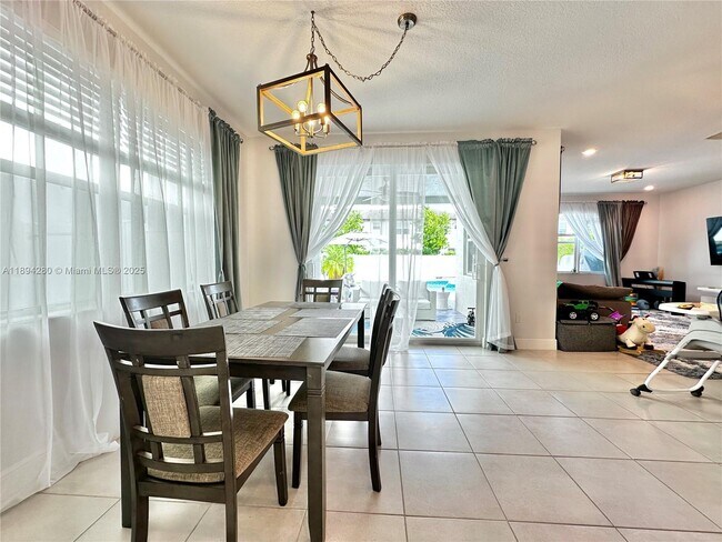 Building Photo - 1101 Azul Ct