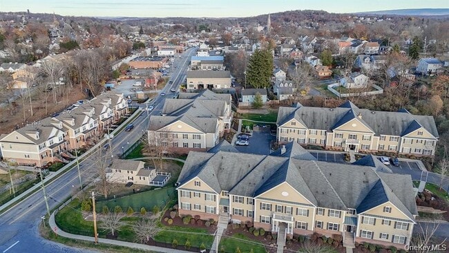 Building Photo - 103 Canter Ct