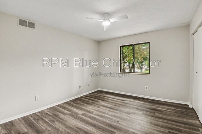 Building Photo - 1465 Eaton Ave