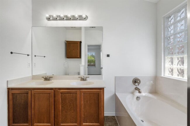 Building Photo - 1616 Kemah Dr