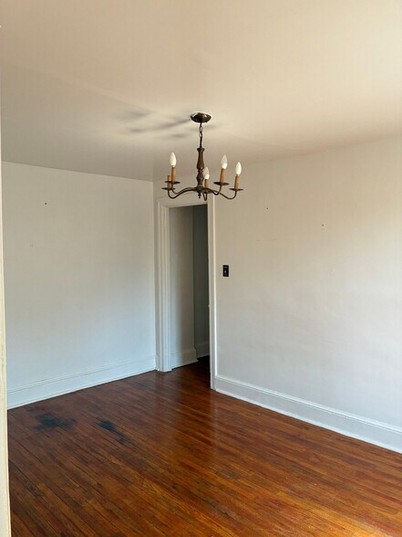 Building Photo - 302 N Lime St