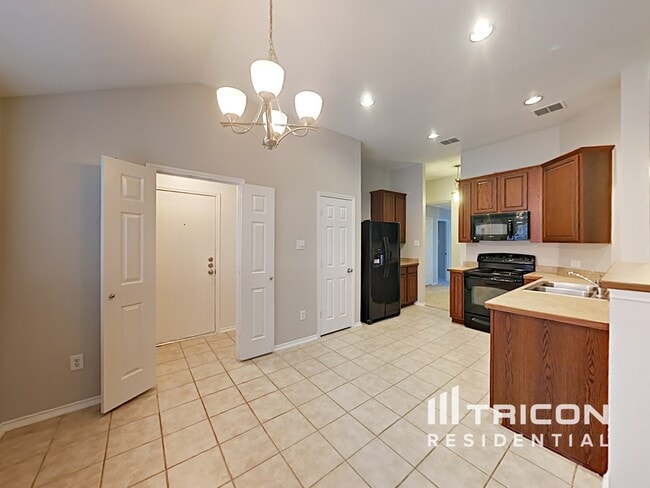 Building Photo - 1249 Artesia Dr