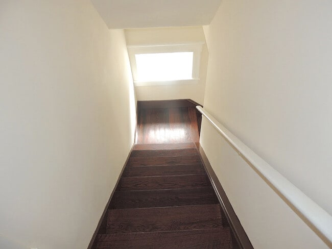 Building Photo - Renovated Colonial with 4 Beds - 1.5 Baths