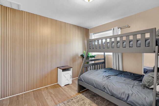 Building Photo - 897 Imperial Dr