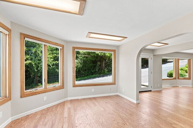 Building Photo - Million Dollar Views! Available Now!