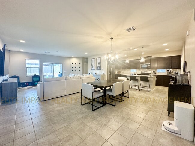 Building Photo - 7755 S Via Casa De Campo