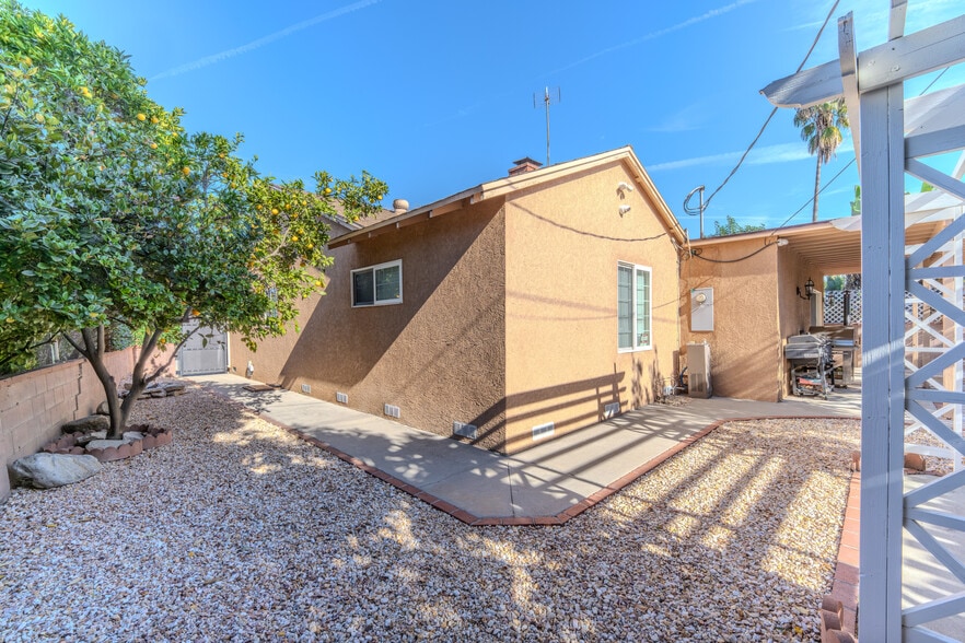 Building Photo - 14024 Cantlay St