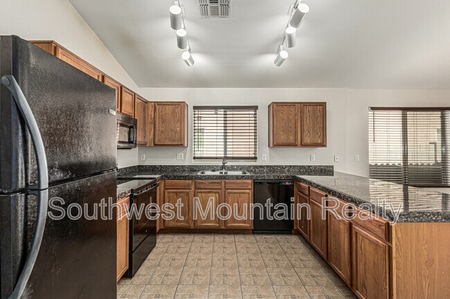 Building Photo - 1949 W Vineyard Plains Dr